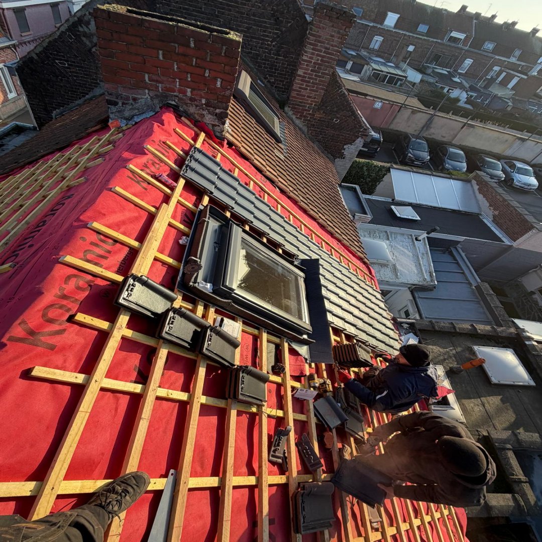 toiture en tuile noir NOMSOCIETE