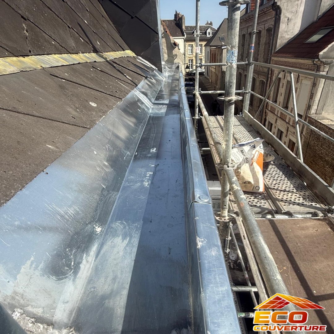 zinguerie douchy-les-mines Réalisation du chéneaux en zinc